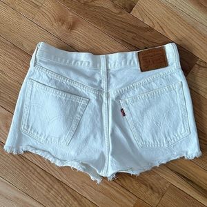 Levi 501 Cutoff Denim White Shorts